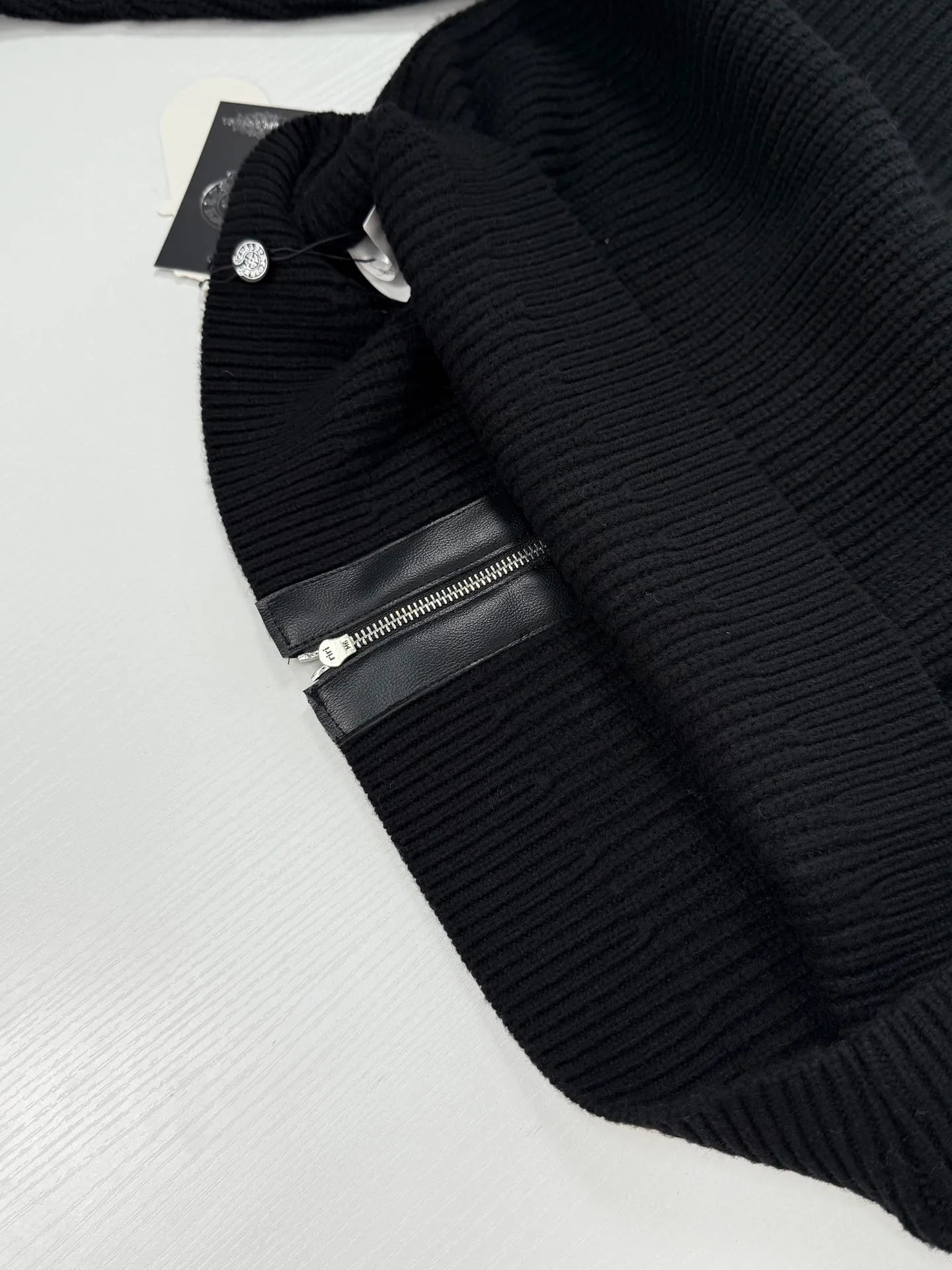 Chrome Herat Genuine Leather ， ， ， ， ， ， ， 、 ， Genuine Leather ， 。 Size：S/M/L/XL